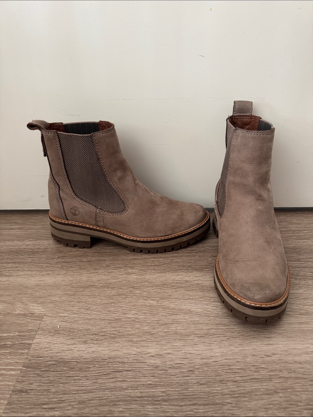 Timberland Women’s Chelsea Ankle Boots Taupe Nubuck Leather Size 7
